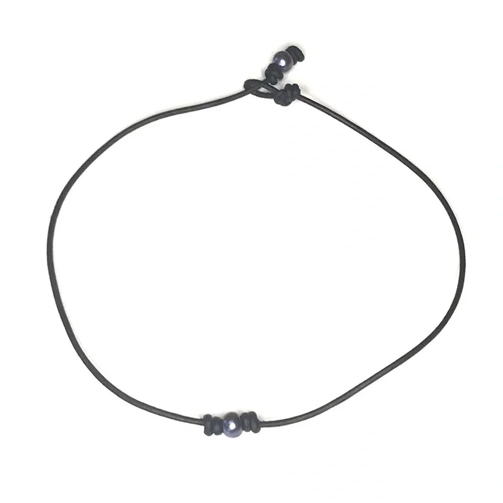 𝅺FRESHWATER Peacock Pearl &‎ Black Leather Choker Necklace. Handmade to or…